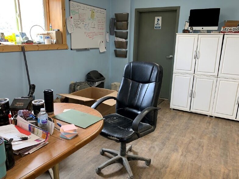 More Photos Of 104 Terrace Ln, Craig Service For Lease