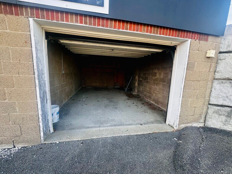 More Photos Of 3138 Mount Morris Rd, Waynesburg Office For Sale