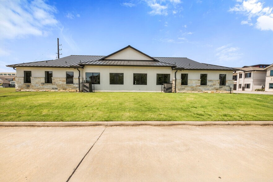 More Photos Of 213 Bella Katy Dr, Katy Medical For Lease