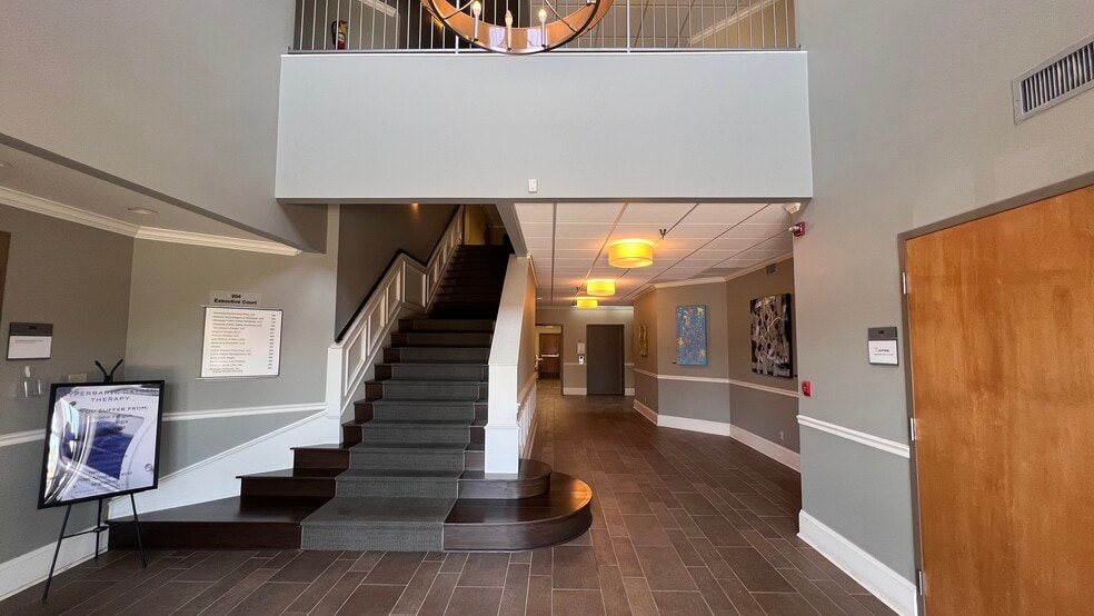 More Photos Of 204 Executive Ct, Little Rock Office For Sale