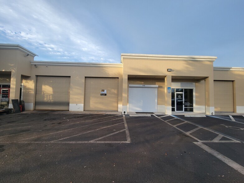 More Photos Of 3888 Mannix Dr, Naples Light Manufacturing For Lease