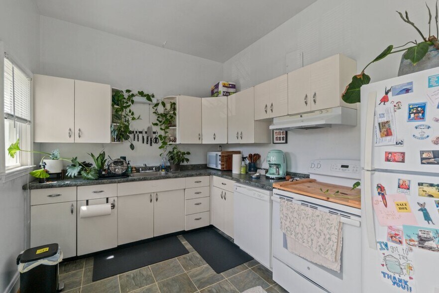 More Photos Of 711 Gladstone Ave, Baltimore Apartments For Sale