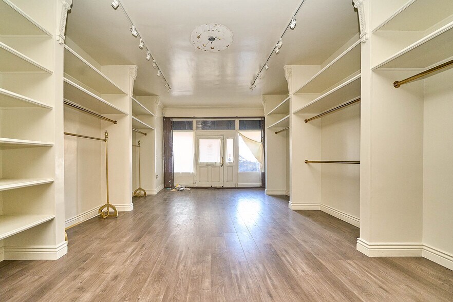 More Photos Of 355-359 Robertson Blvd, Beverly Hills Storefront Retail Office For Lease