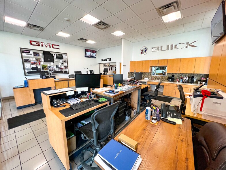 More Photos Of 3205 W Wall St, Midland Auto Dealership For Sale