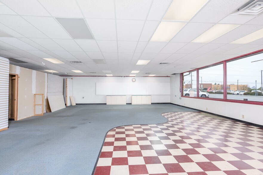 More Photos Of 445 W Washington St, Sequim Freestanding For Lease
