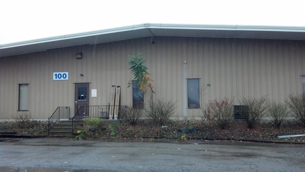 Primary Photo Of 100 Marland Dr, Mars Warehouse For Lease