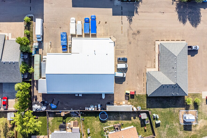 More Photos Of 2711 50 Av, Lloydminster Industrial For Sale