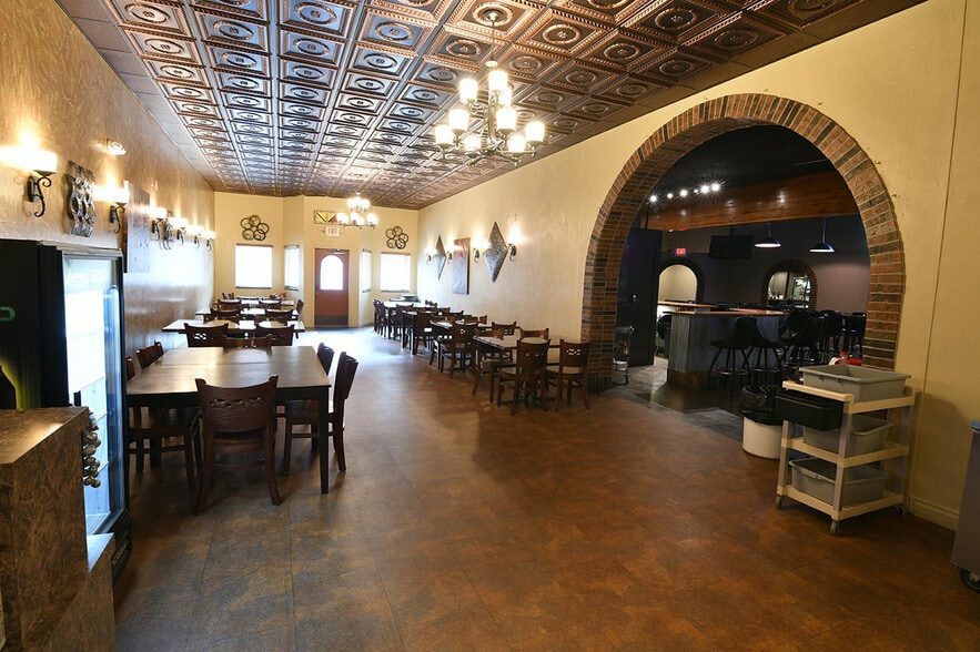 More Photos Of 239 Main St, Shelby Bar For Sale