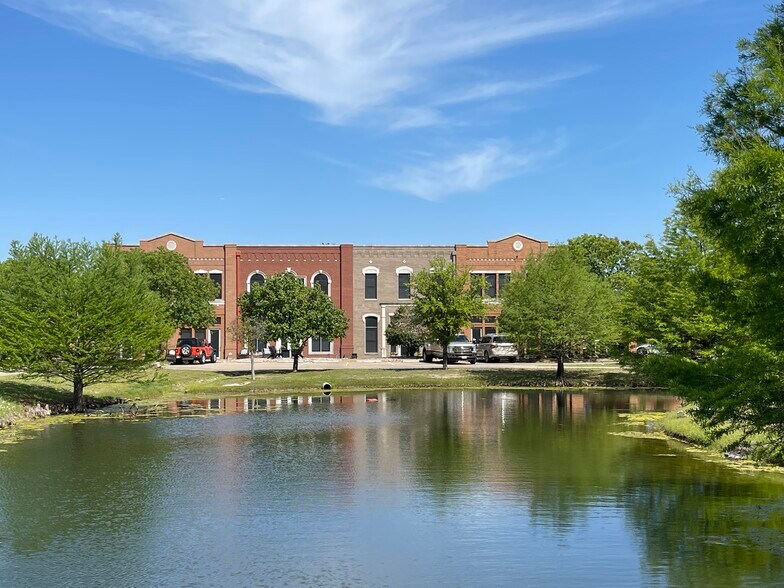 Primary Photo Of 11351 Hilltop Rd, Argyle Apartments For Sale