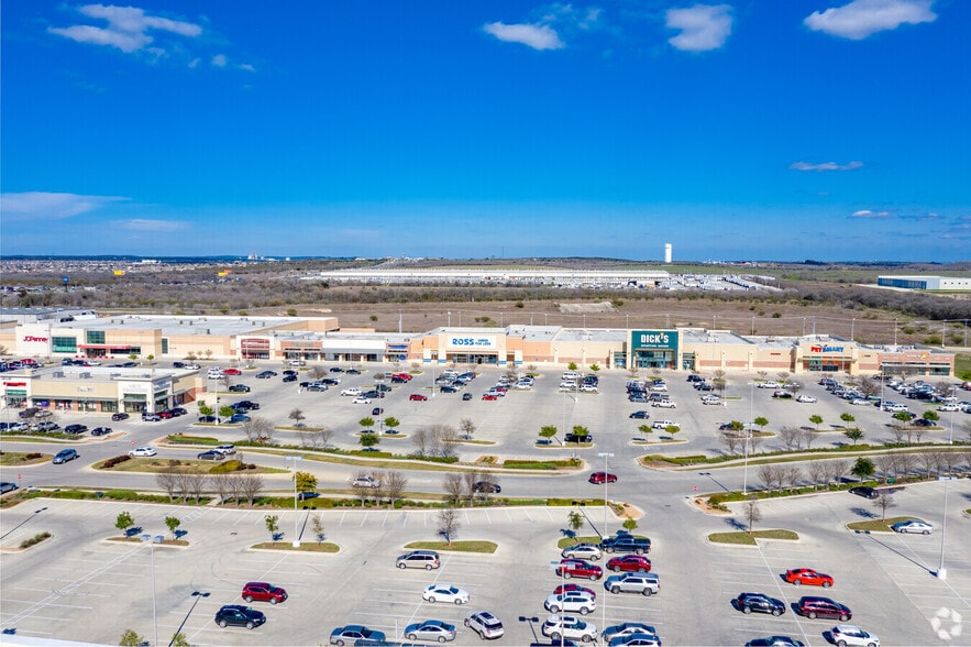 More Photos Of IH-35 @ Loop 306, New Braunfels Unknown For Lease