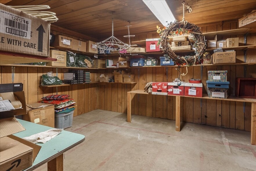 More Photos Of 15771 Main St, Crescent Mills Freestanding For Sale