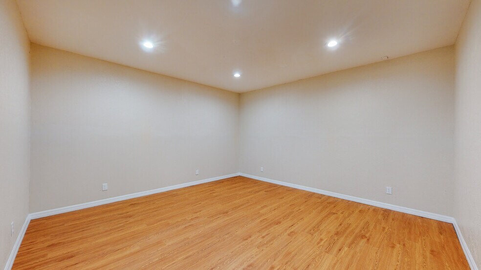 More Photos Of 8311 Rosecrans Ave, Paramount Light Manufacturing For Lease