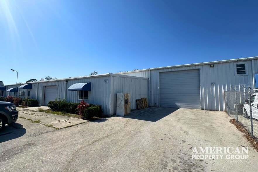 Primary Photo Of 1657 University Pky, Sarasota Unknown For Lease