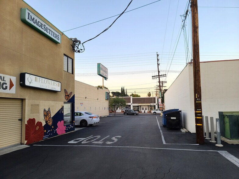 More Photos Of 4383 Tujunga Ave, Studio City Freestanding For Lease