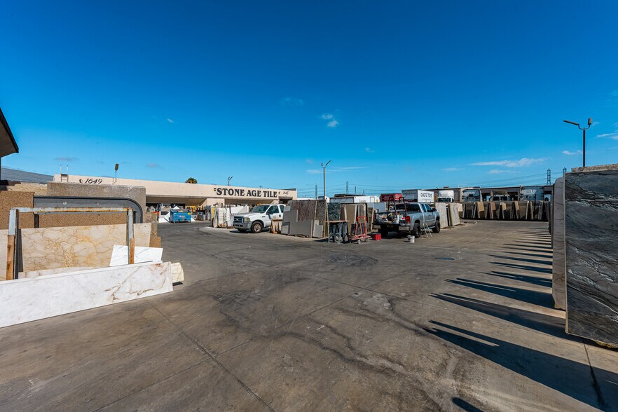 More Photos Of 1701 S State College Blvd, Anaheim Manufacturing For Sale