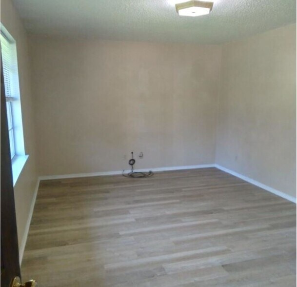 More Photos Of 1007 Richey Dr, Gladewater Apartments For Sale