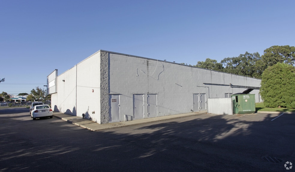 More Photos Of 152-188 Sunrise Hwy, West Islip General Retail For Sale