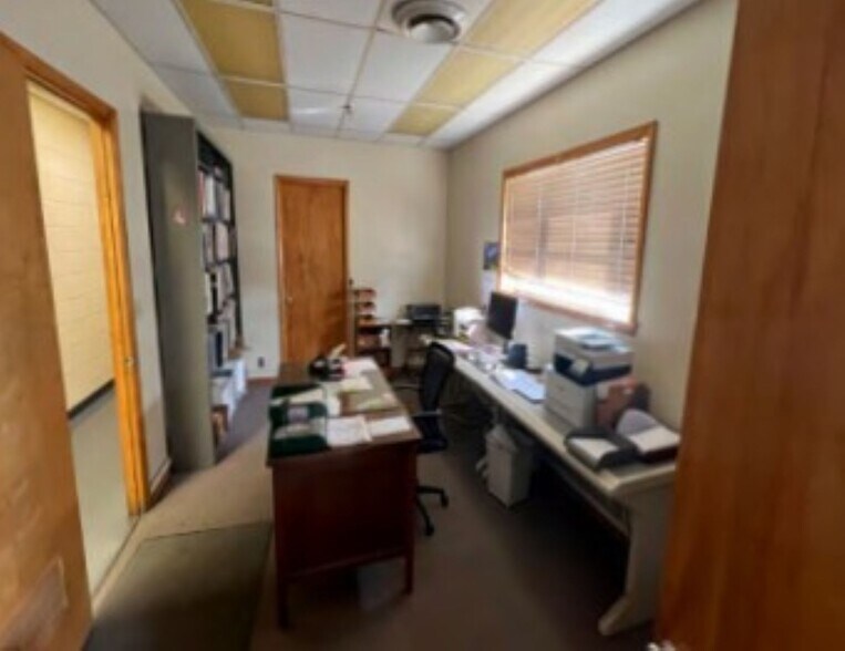 More Photos Of 809 S Pleasant St, Montpelier Industrial For Sale