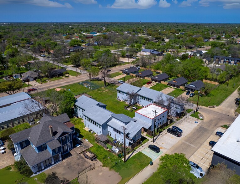 More Photos Of 300 N Parker Ave, Bryan Apartments For Sale