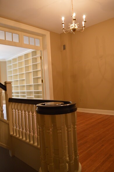 More Photos Of 1715 N St NW, Washington Office For Lease