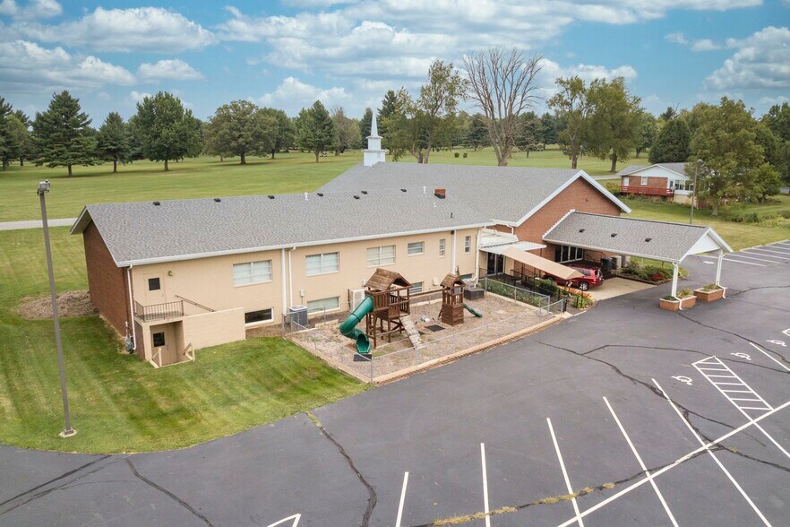 More Photos Of 733 Country Club Dr, Xenia Religious Facility For Sale