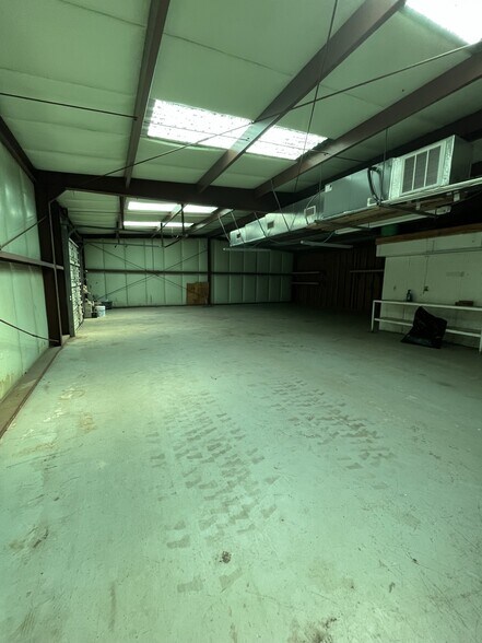 More Photos Of 6523 Harrietts Bluff Rd, Woodbine Freestanding For Sale