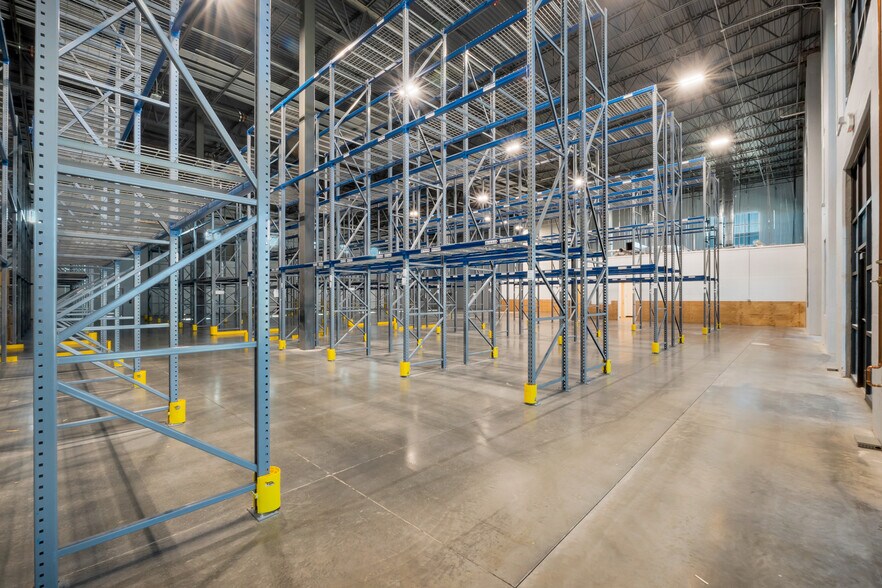More Photos Of 11400 S Mountain View Cor, South Jordan Distribution For Lease