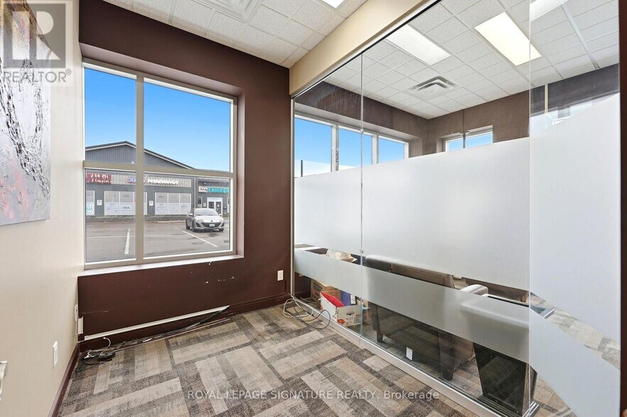 More Photos Of 158 Guelph St, Halton Hills Freestanding For Lease
