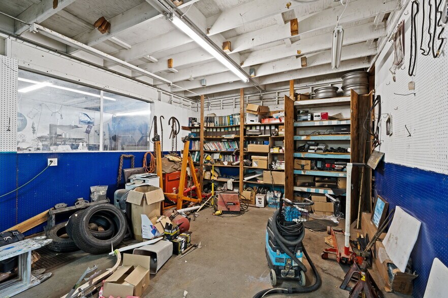 More Photos Of 18781 N Highway 1, Fort Bragg Flex For Sale