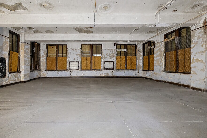More Photos Of 8411 E Forest Ave, Detroit Schools For Sale