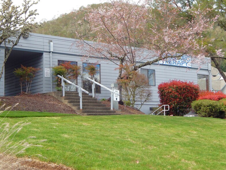 More Photos Of 272 Medical Loop, Roseburg Office For Sale