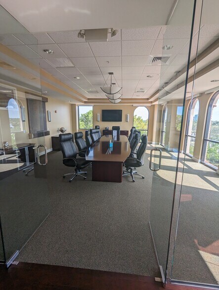 More Photos Of 4851 Tamiami Trl N, Naples Office For Lease