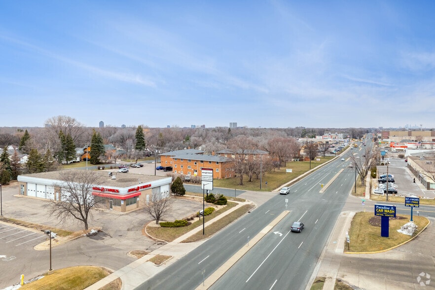 More Photos Of 9200 Lyndale Ave S, Bloomington Auto Repair For Lease