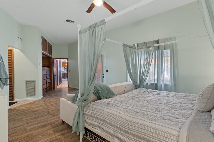 More Photos Of 8301 Congress St, Port Richey Flex For Sale