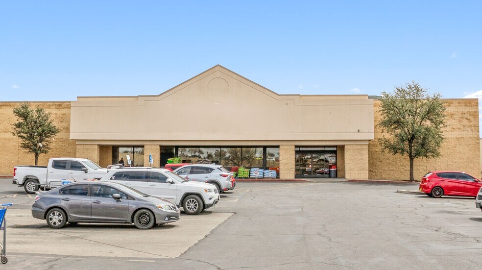 More Photos Of 2350 E Lohman Ave, Las Cruces Freestanding For Sale