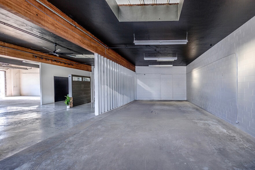 More Photos Of 2951 Middlefield Rd, Redwood City Service For Sale