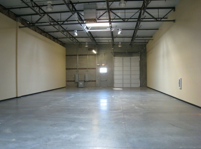 More Photos Of 7665 E Velocity Way, Mesa Manufacturing For Lease