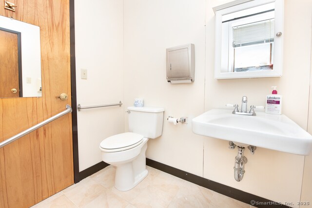 More Photos Of 3715 Main St, Bridgeport Medical For Lease