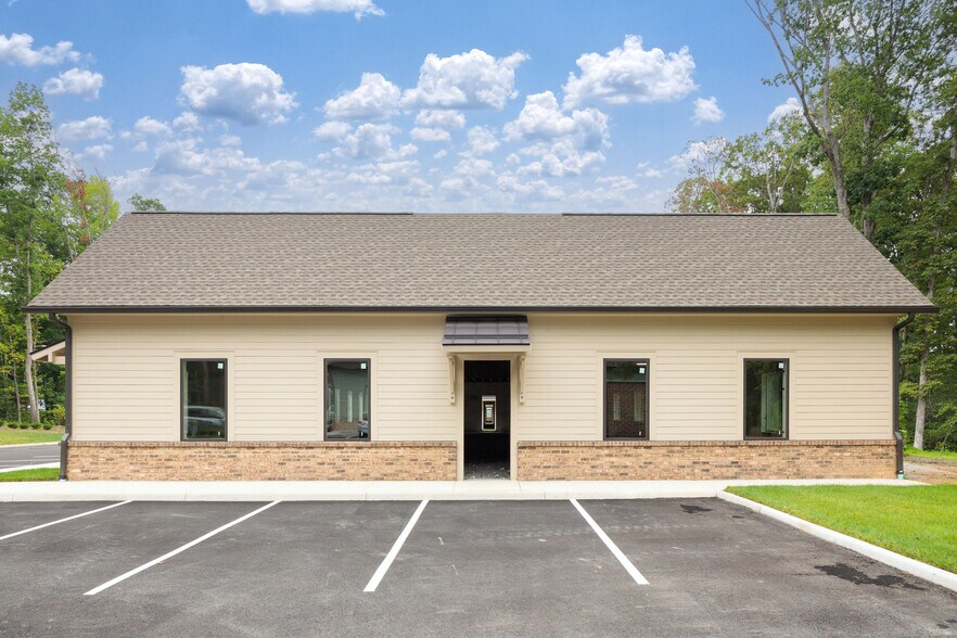 More Photos Of 12870 Patterson Ave, Richmond Office For Sale