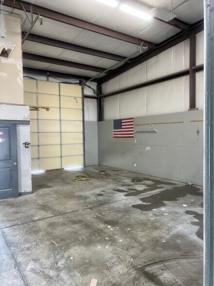 More Photos Of 2163 Golden Heights Rd, Fort Worth Flex For Lease