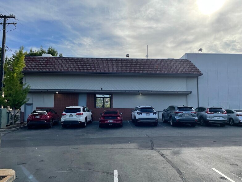 More Photos Of 1810 Market St, Redding Office Residential For Lease