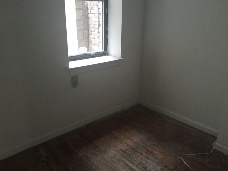 More Photos Of 42 Avenue B, New York Apartments For Lease