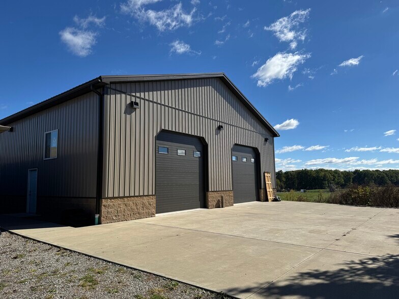 More Photos Of 1046 Ekastown Rd, Saxonburg Office Residential For Lease