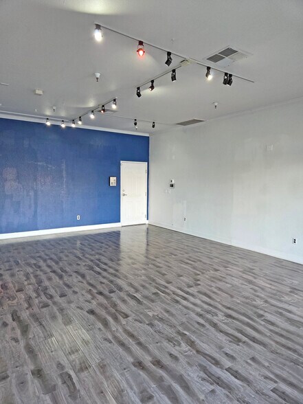 More Photos Of 620-624 McClelland Dr, Windsor Apartments For Sale