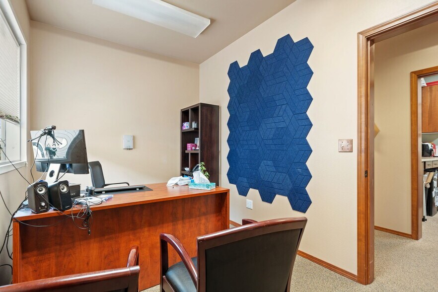 More Photos Of 538 N 5th Ave, Sequim Medical For Sale