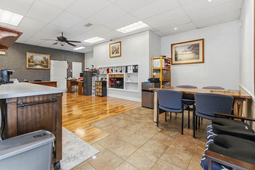 More Photos Of 4821 S Highway 27, Somerset Office For Sale