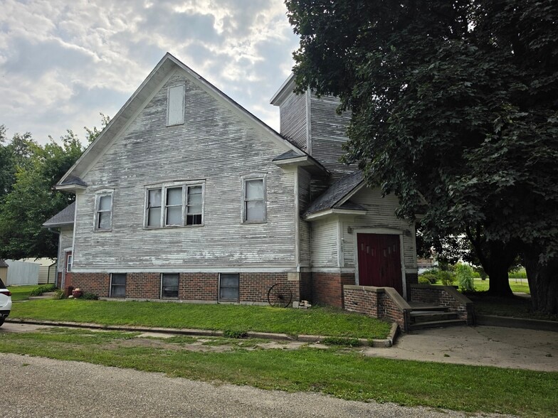 More Photos Of 103 Pearl St, Thornburg Specialty For Sale