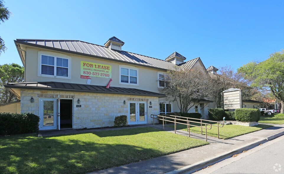 Primary Photo Of 624 N Main St, Boerne Office For Sale