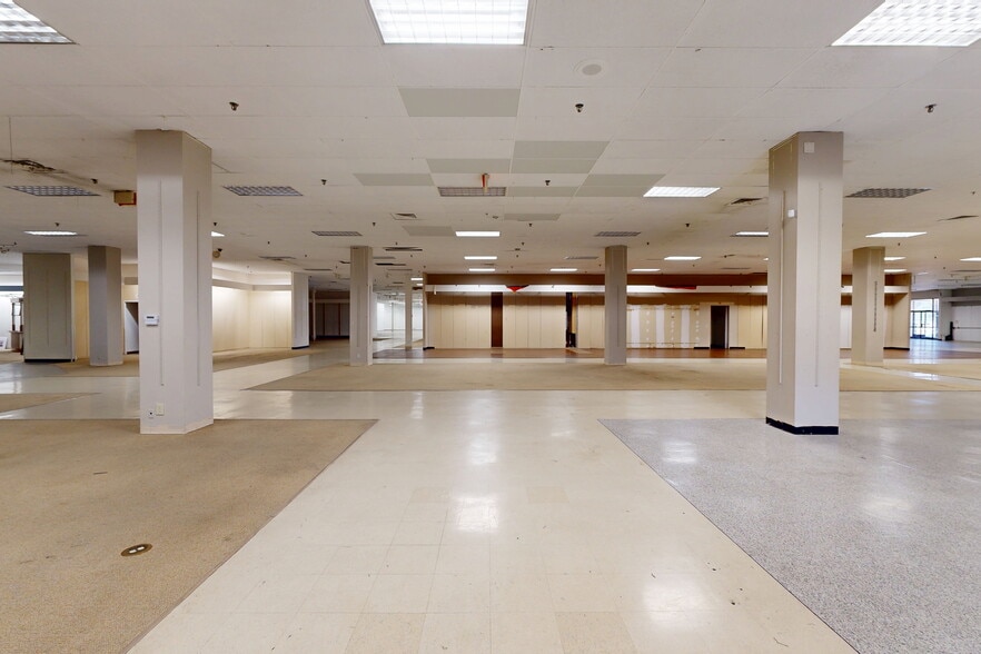 Primary Photo Of 4600 S Medford Dr, Lufkin General Retail For Sale