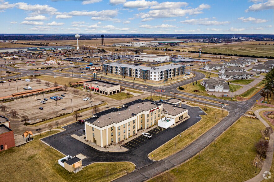 More Photos Of 3090 Village Park Dr, Plover Hotel For Sale
